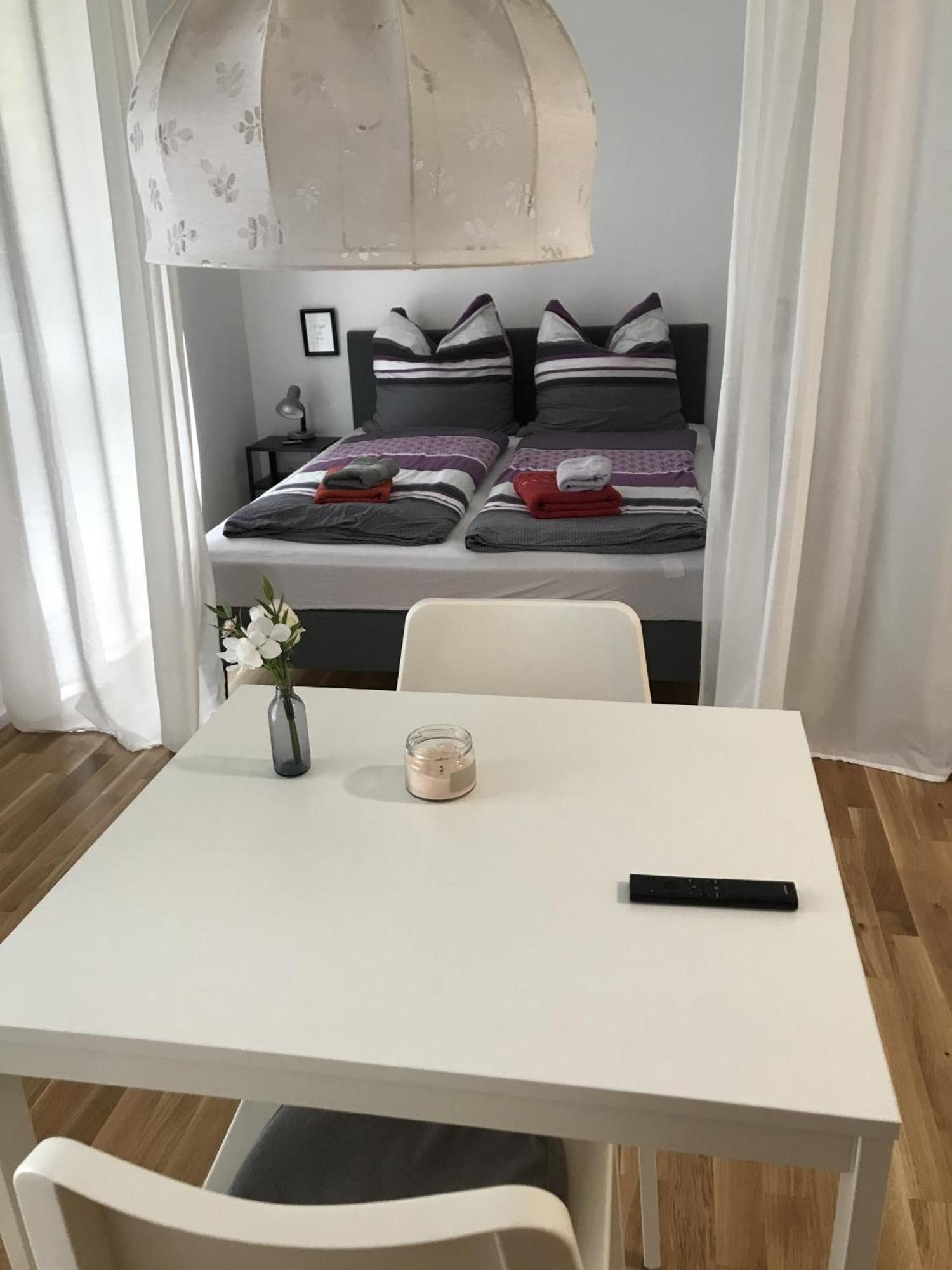 Tiny Apartment Spring Dresden Room photo